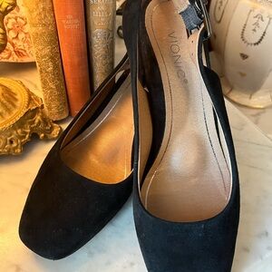 Vionic Black Suede Nareen Heels
